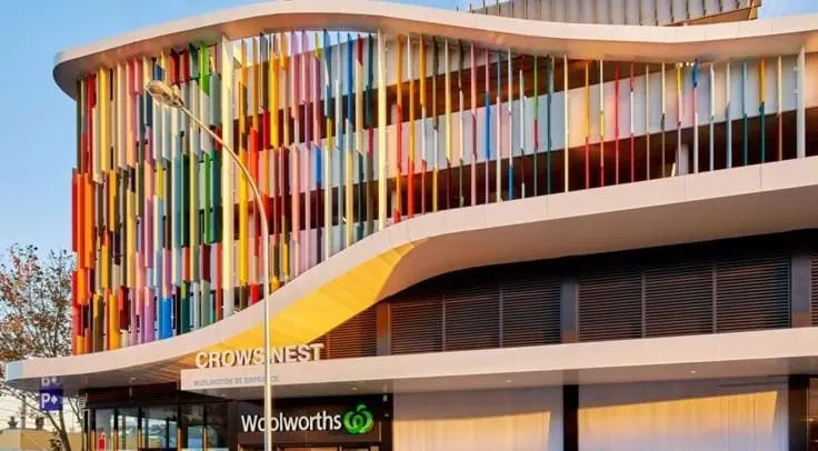 Reference example 4 of aluminium louvre façade — solar shading and screening