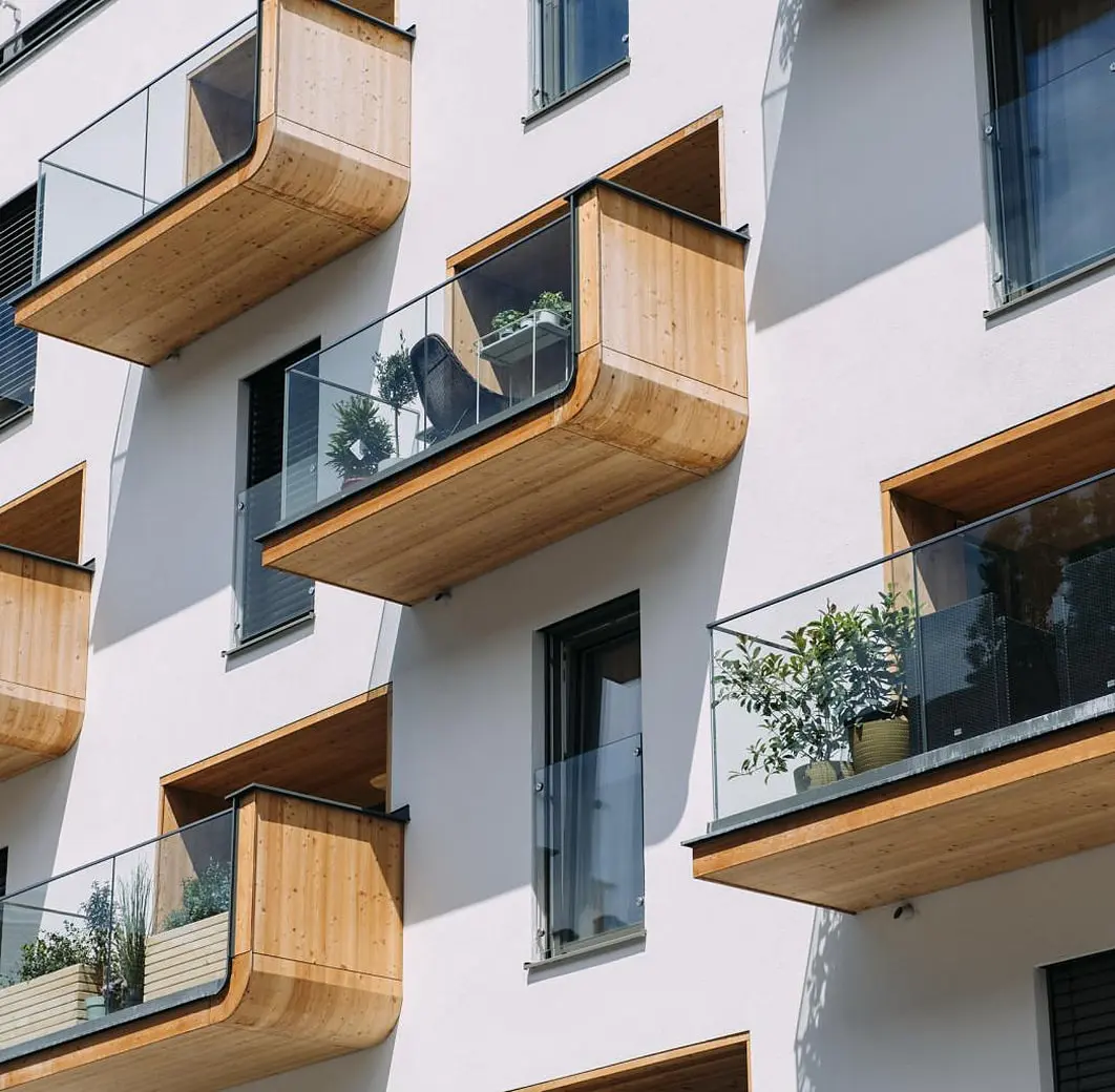Continuous sight lines through windows and balconies, Arndtstrasse, Vienna