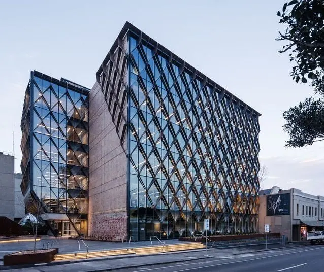 Reference example 2 of curtain wall façade — framed and structurally glazed systems