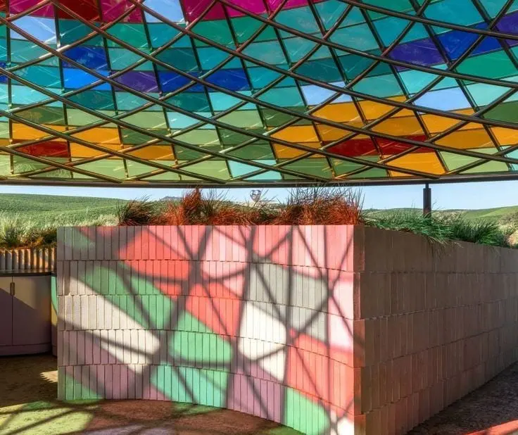 Reference example 3 of curtain wall façade — framed and structurally glazed systems
