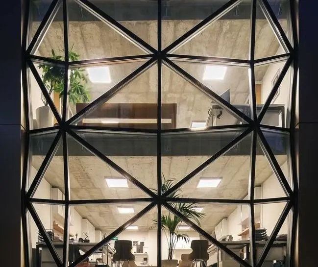 Reference example 6 of curtain wall façade — framed and structurally glazed systems