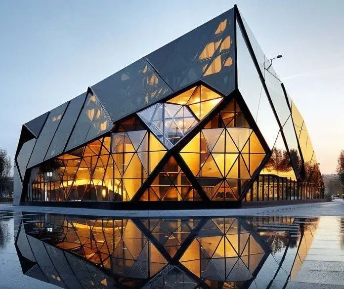 Reference example 10 of curtain wall façade — framed and structurally glazed systems