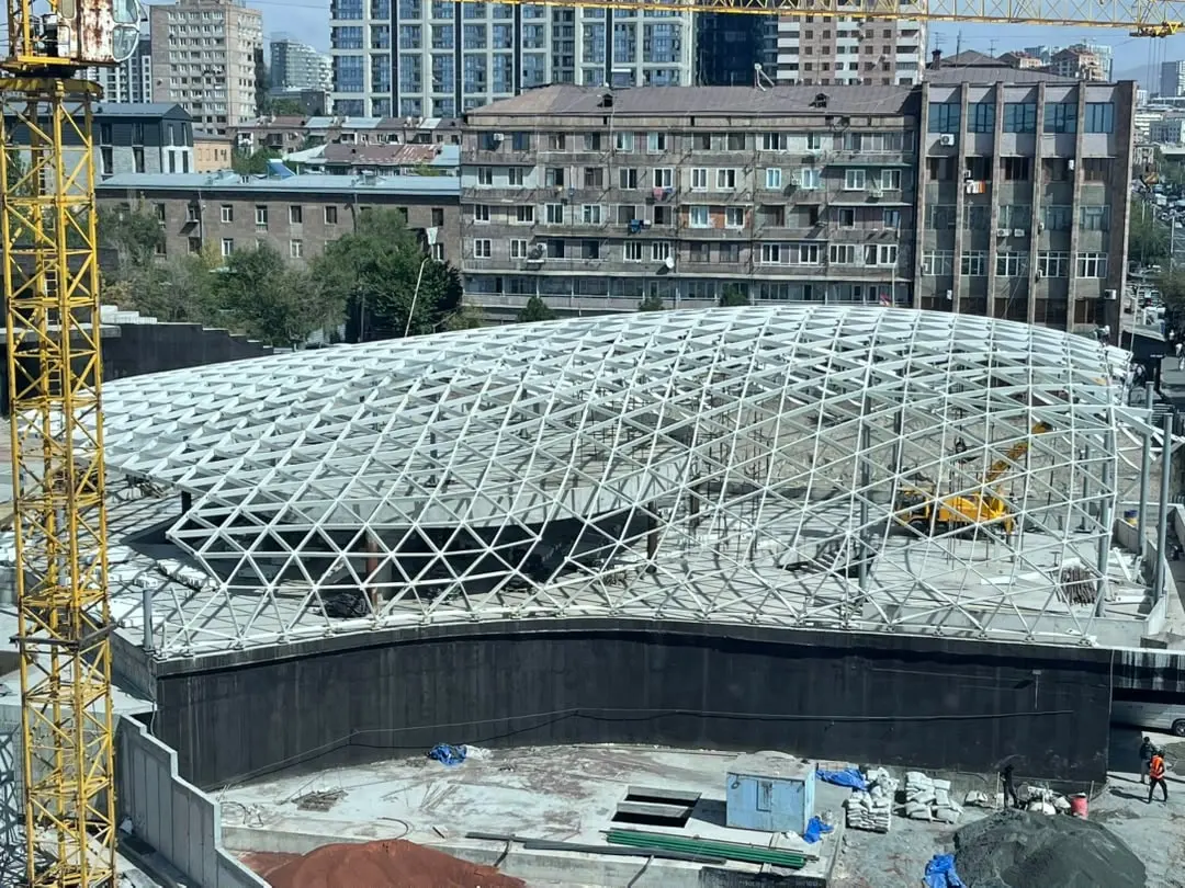 DOMAINE Shopping Center, Komitas Avenue, Yerevan — the free-form steel gridshell over the building