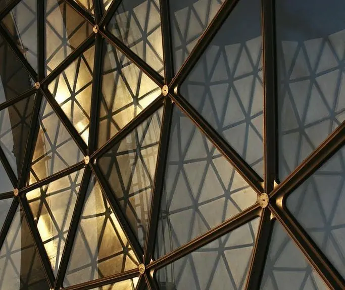 Reference example 1 of free-form structures — doubly curved steel and glass