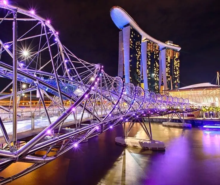 Reference example 3 of space structures — long-span three-dimensional steel